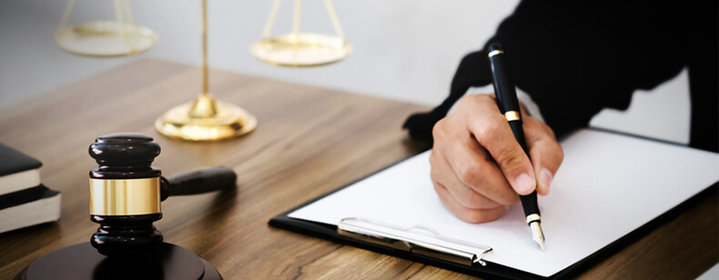 Est-ce qu&rsquo;un huissier peut saisir sans jugement ?